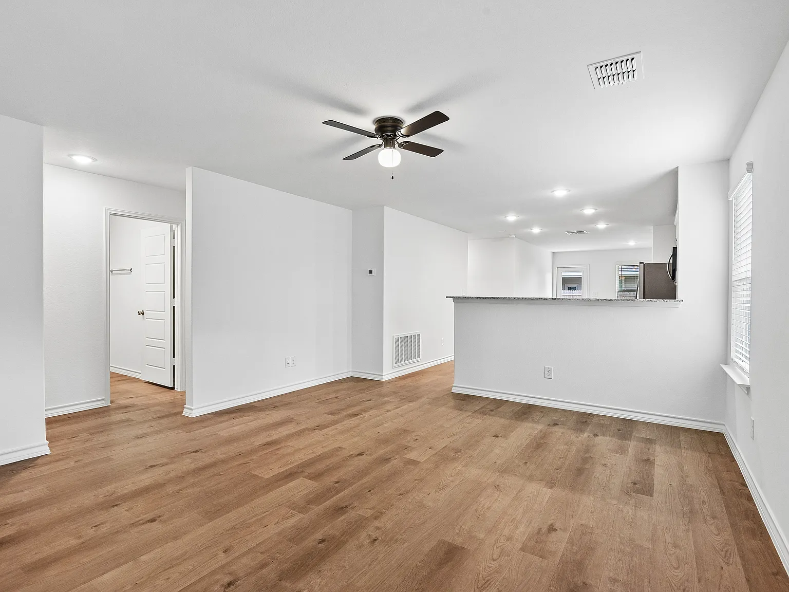 3 bed, 1512 sqft, $1,750 — Photo 3