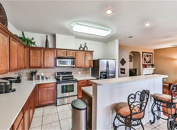 5th image of 2214 Enchanted Park Ln