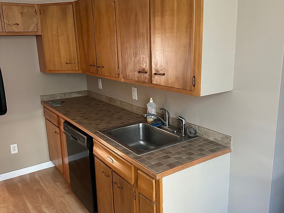 1st image of 946 Washington Ave #1