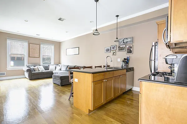 Rented by Compass | media 25