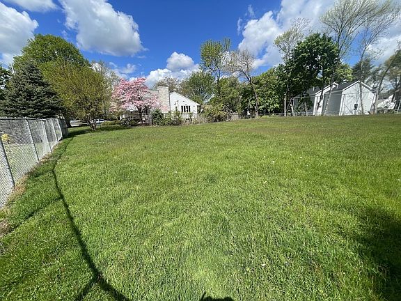 5th image of 310 Channing Rd #310