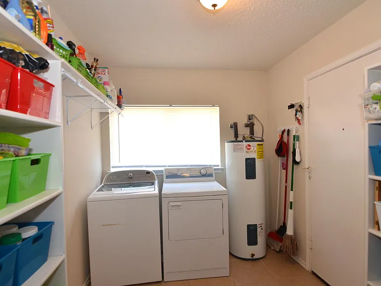 2514 Byfield Dr — Photo 8