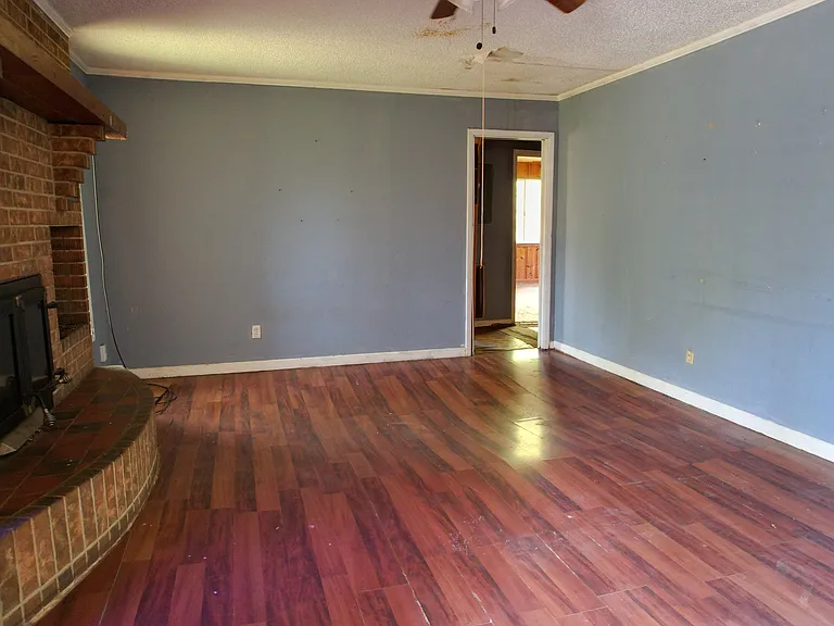 460 Rogers St — Photo 11