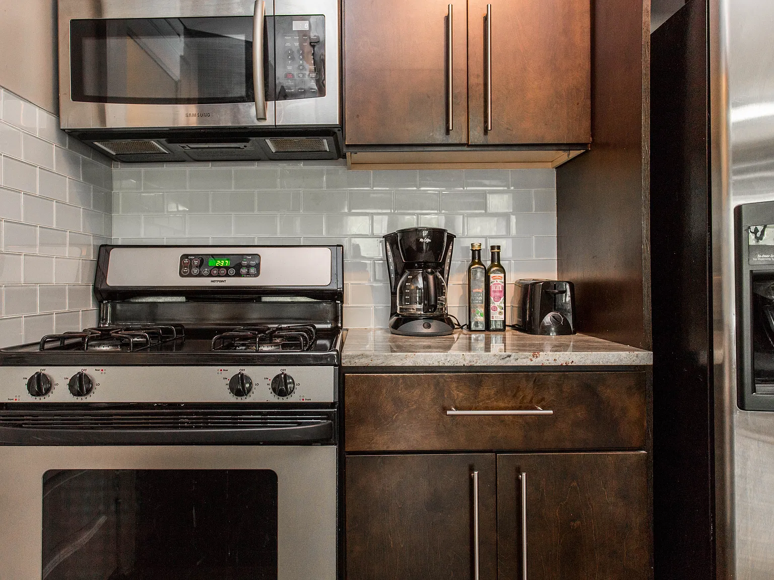 2 bed, 900 sqft, $1,845 — Photo 2
