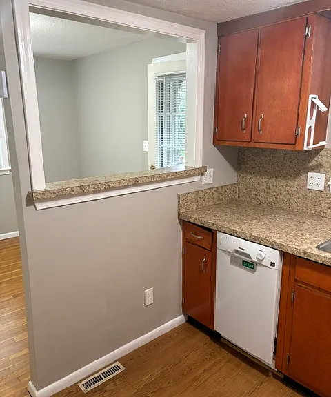 9 Cottage St #1 — Photo 4