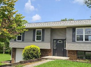 851 Lafollette Dr, Maryville, TN 37801