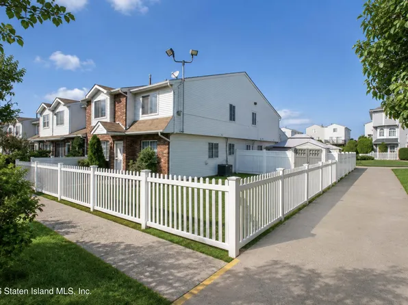 56A Country Dr N