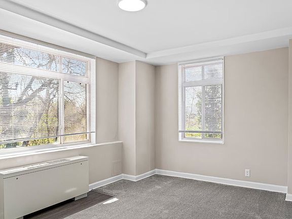 5th image of 1201 S Courthouse Rd APT 702