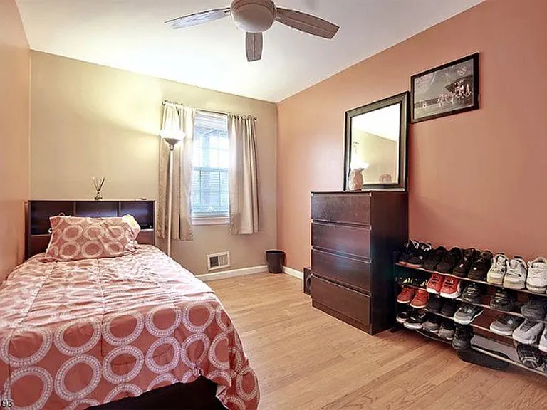 8 Columbia Dr #4A — Photo 6