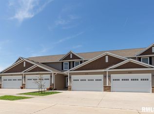 5276 Pandit Dr, Bettendorf, IA 52722