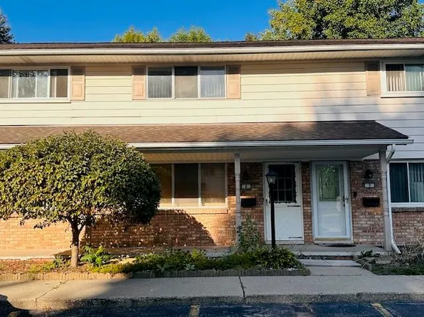 25691 S River Rd APT 8, Harrison Township, MI 48045