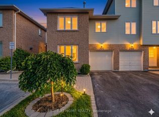 370 Riddell Ct #21, Newmarket, ON