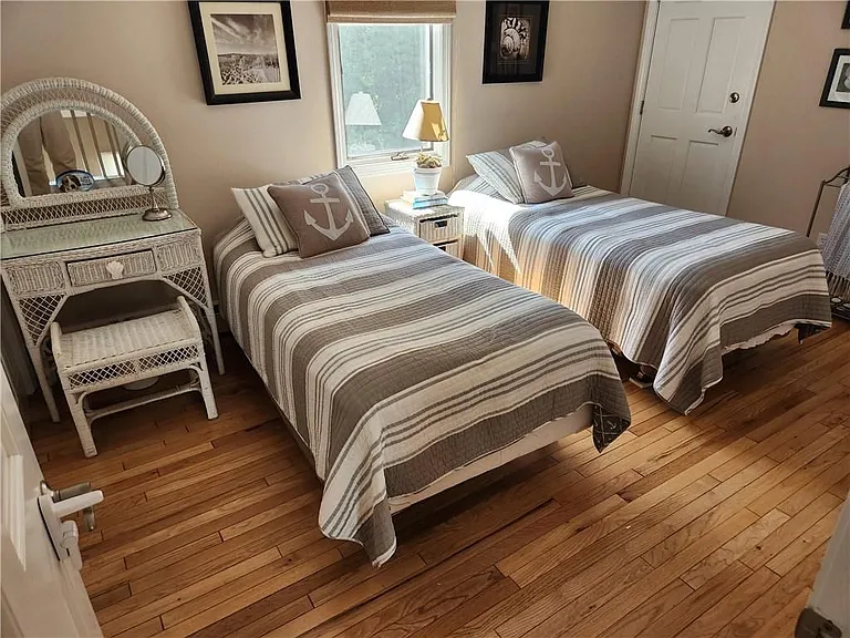47 Treasure Rd — Photo 10