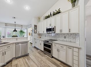 1091 S Crossroads Dr, Gilbert, AZ 85296