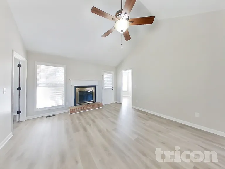 6009 Plateau Ct — Photo 2