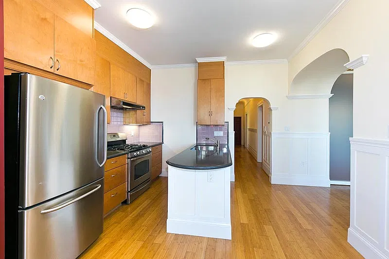 1 bed, 885 sqft, $6,195 — Photo 3