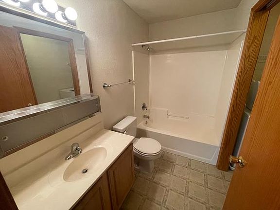 5th image of 635 Northern Meadows Pkwy #202