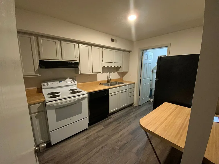 507 Columbia Dr #L — Photo 12
