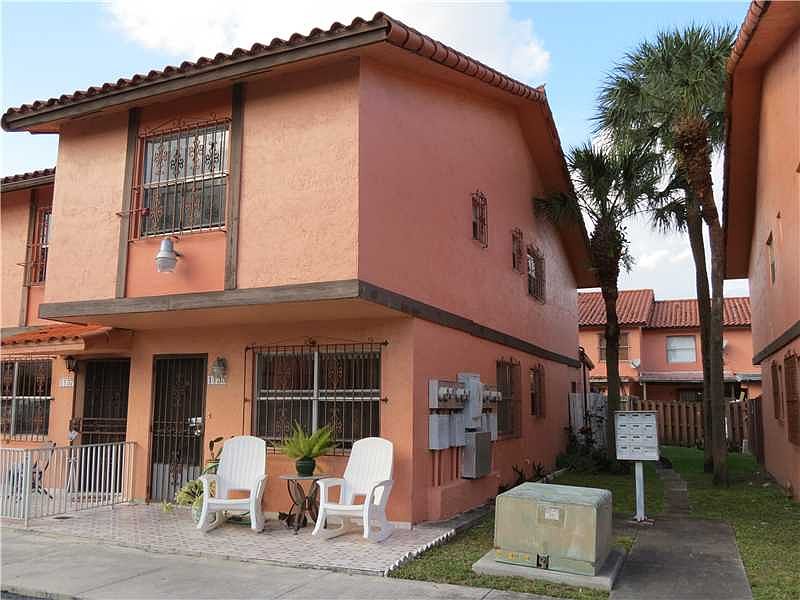 2nd image of 1133 W 41st Pl #29