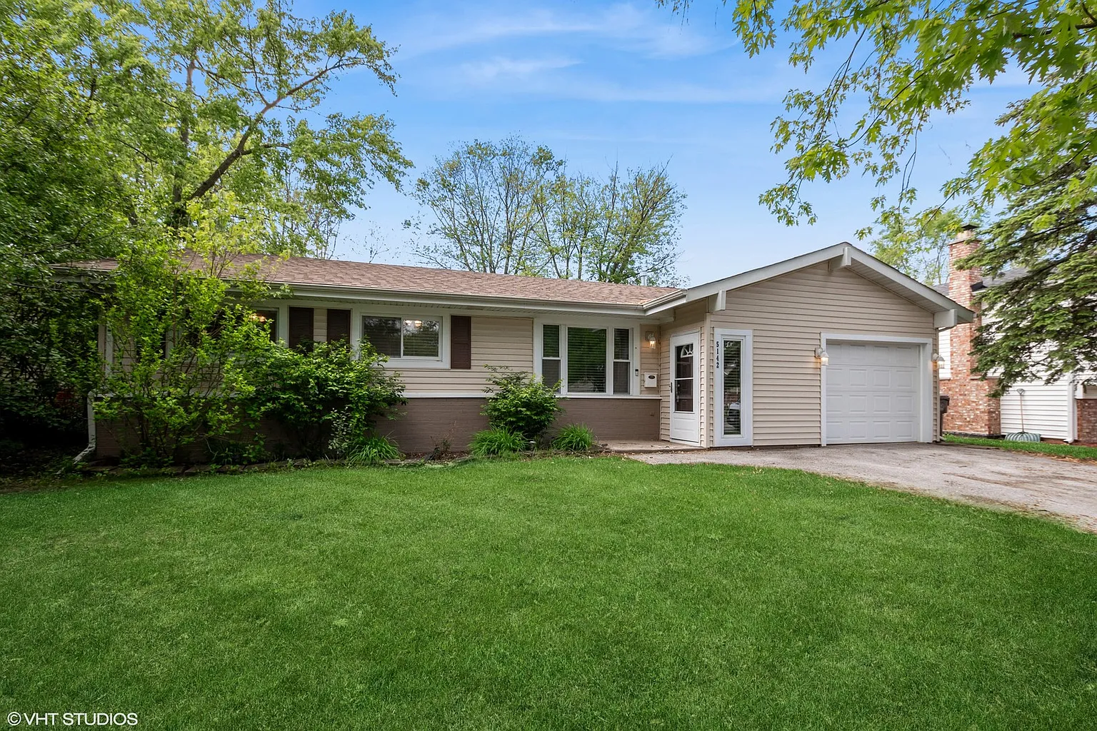 5142 Deerpath Rd photo 1