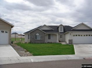 857 Divot Dr, Fernley, NV 89408