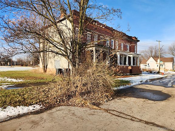2nd image of 3095 17th St
