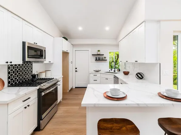 2212 Cottage Way, Vista, CA 92081