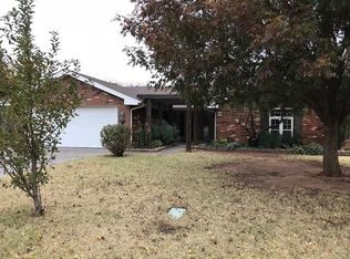 27 Redbud Dr, Clinton, OK 73601