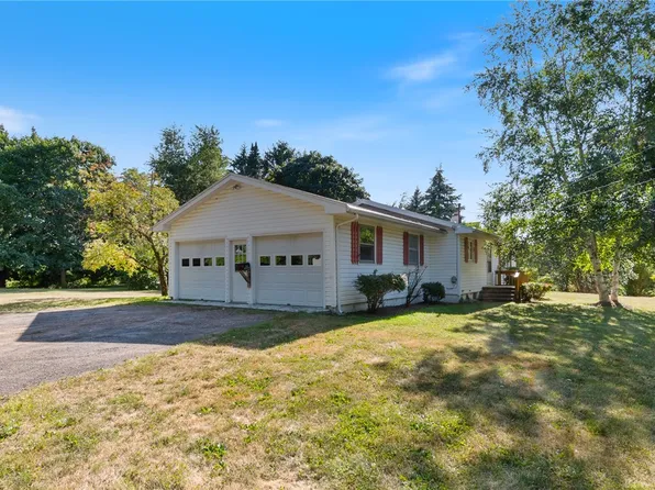 5162 Ridge Rd, Williamson, NY 14589