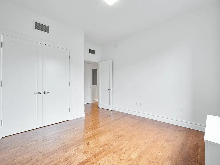 120 Riverside Dr #4W — Photo 6