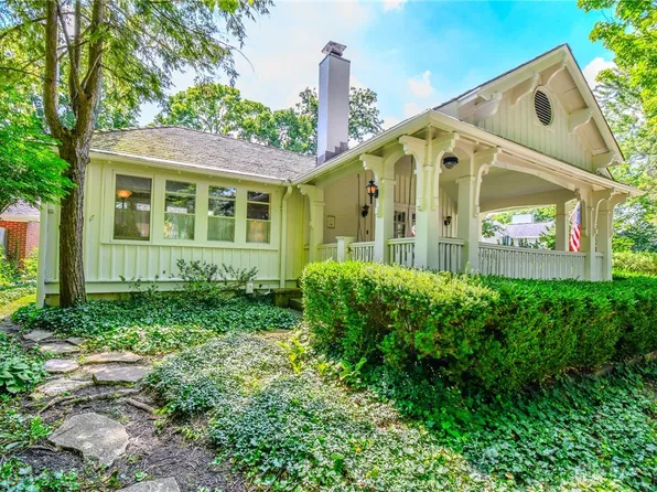 2716 Fairmont Ave, Oakwood, OH 45419