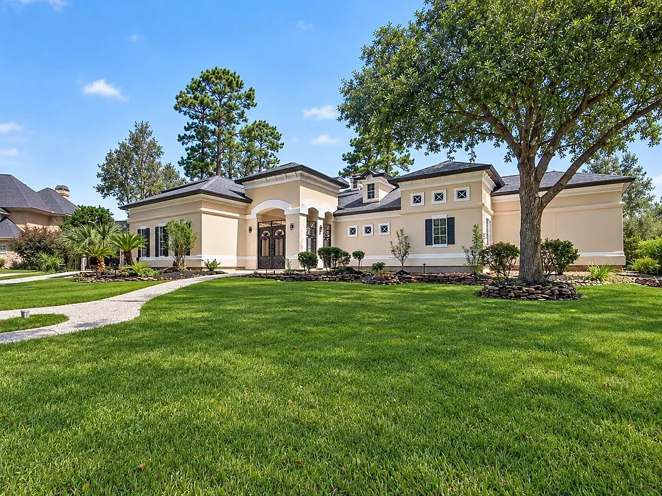 46 Kingwood Greens Dr