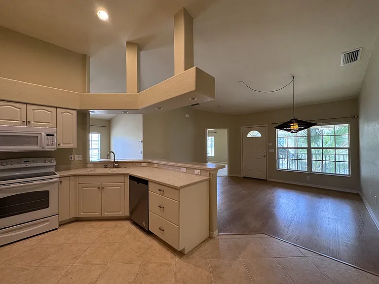 200 Mirabella Cir #204 — Photo 6