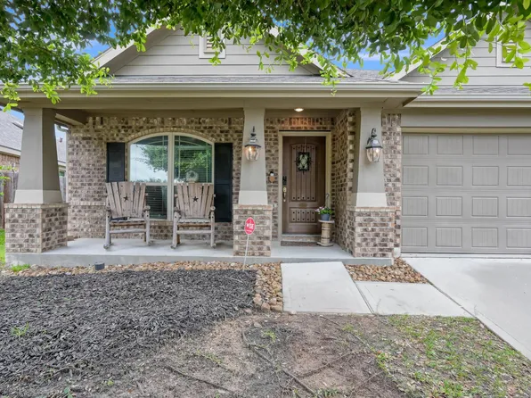 676 Oak Circle Dr E, Conroe, TX 77301