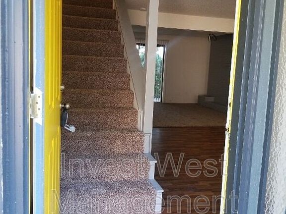 2nd image of 1104 NE Minnehaha St
