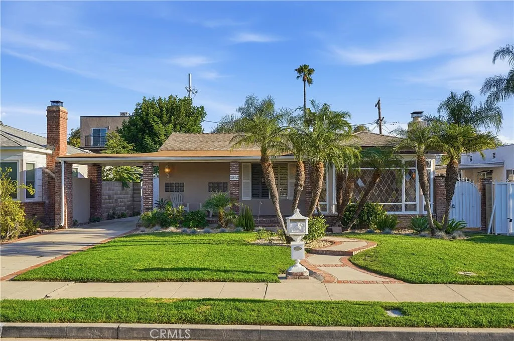 4 bed, 2200 sqft, $4,500 — Photo 3