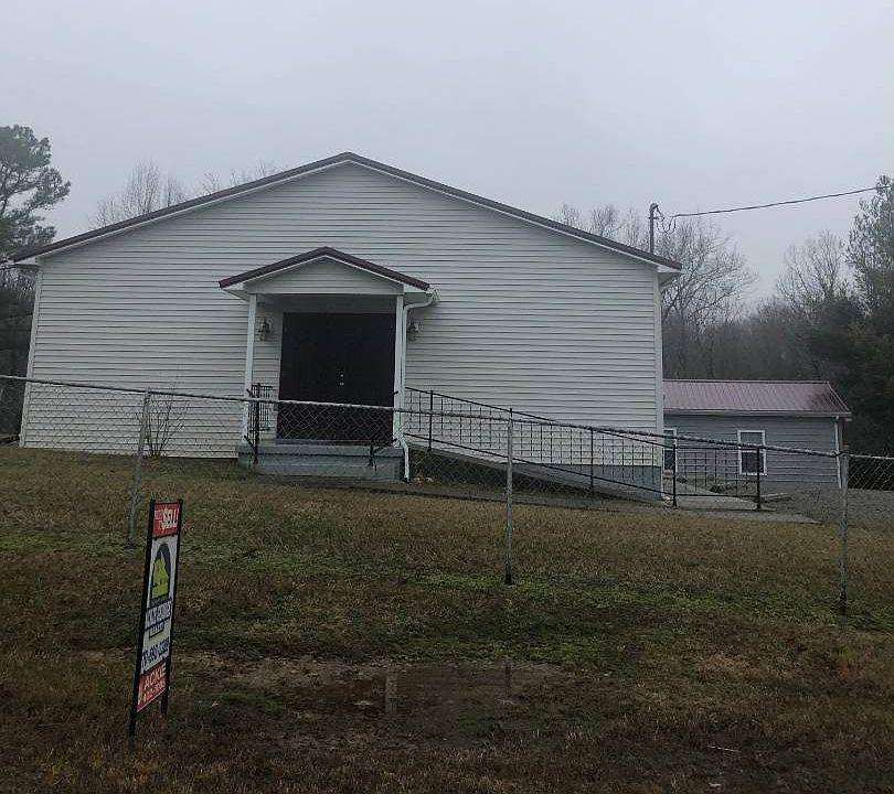 1st image of 402 Creek Bend Dr
