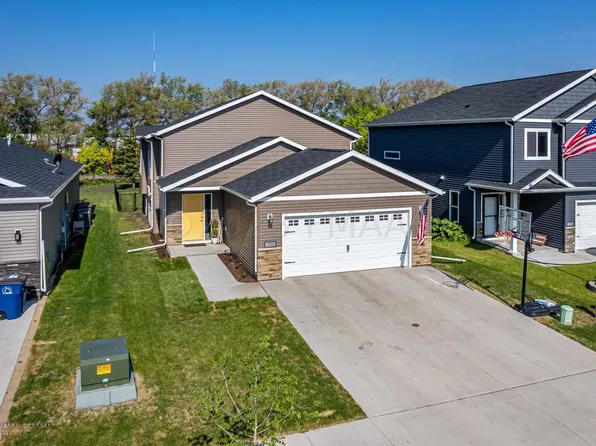 3721 30th St S, Moorhead, MN 56560