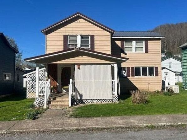 11 Water St, Richwood, WV 26261
