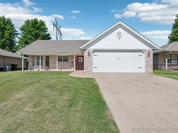 24892 S Heartwood Dr, Claremore, OK 74019