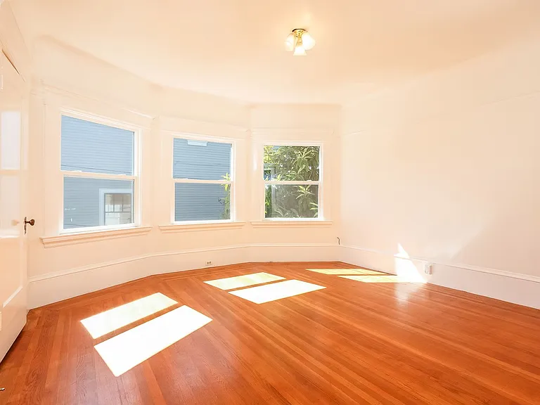 6458 Colby St — Photo 18