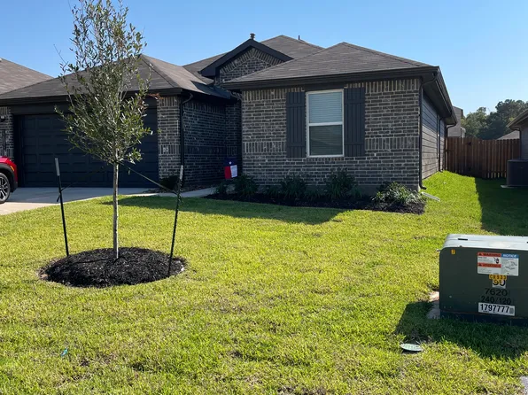 12881 Sunshine Park Dr S, Willis, TX 77318