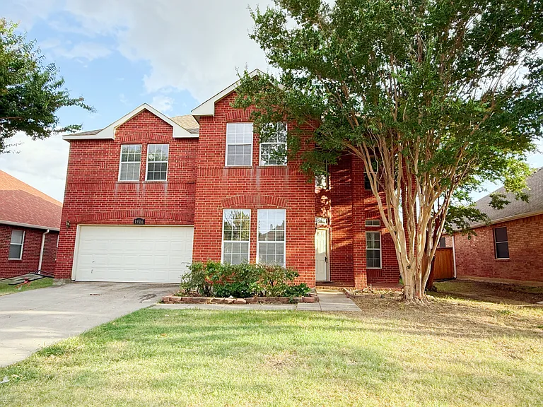 1916 Silver Leaf Dr — Photo 1