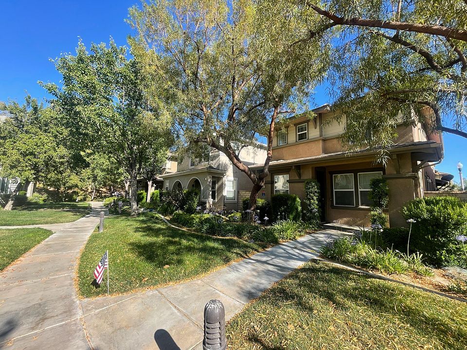 1st image of 27406 Dearborn Dr