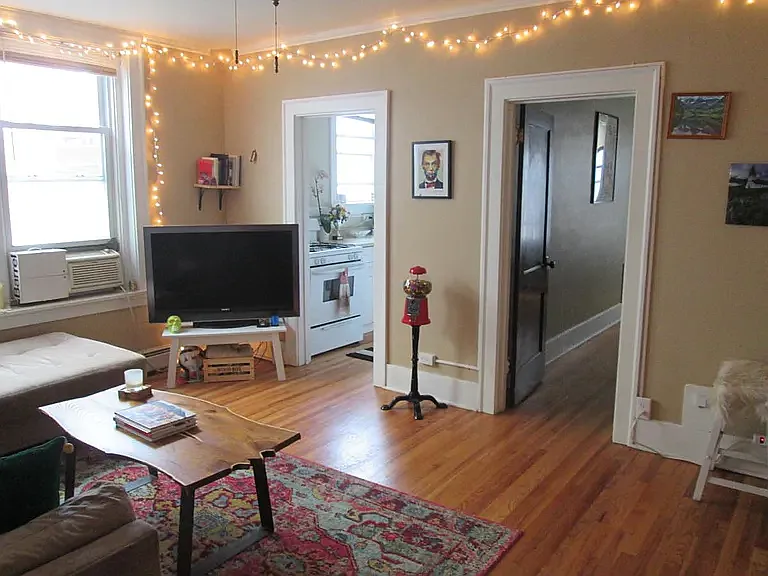 1 bed, 575 sqft, $1,300 — Photo 1