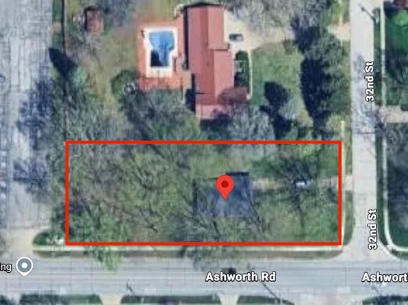 1004 32nd St, West Des Moines, IA 50266
