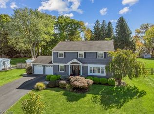 31 Phoenix Dr, Mendham, NJ 07945