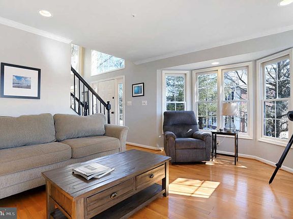 5th image of 6516 N Shore Sq