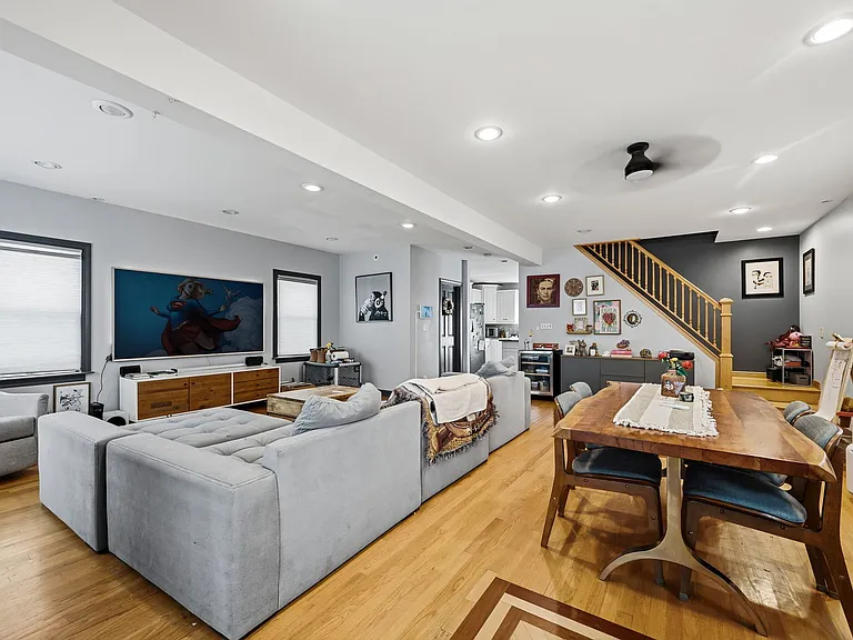 1440 Circle Ave — Photo 3