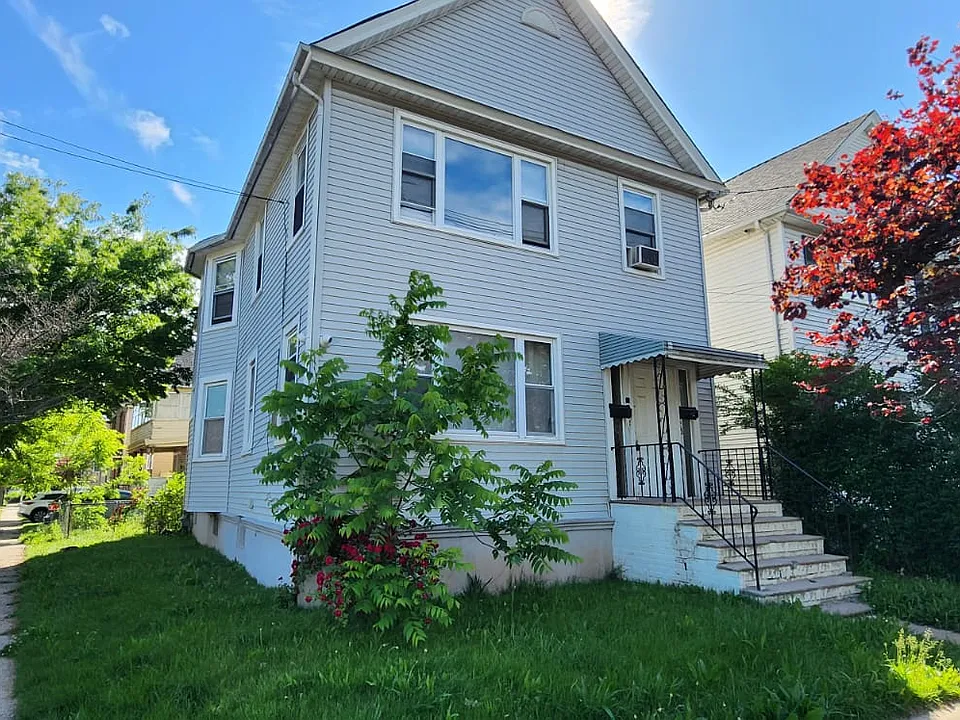 423 Washington Ave #2
